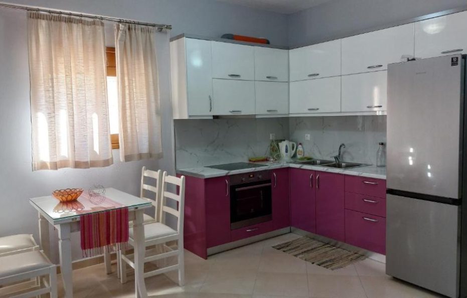 Lovely 1-bedroom rental unit with free parking on premises